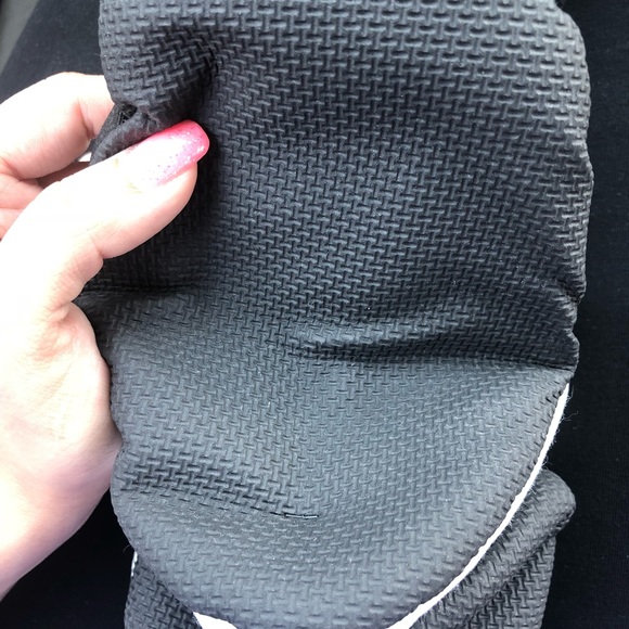 Disney Minnie 2 pk neoprene oven  mitts - Picture 2 of 2